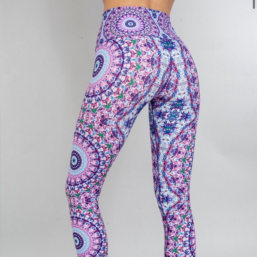 Yoga pants wolven threads size xs chakra legging